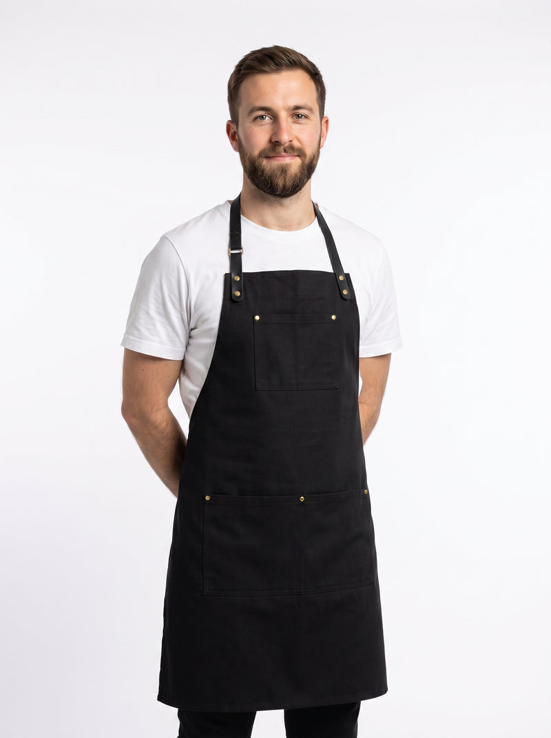 Tablier de Cuisine en toile, packshot studio porté par un modèle