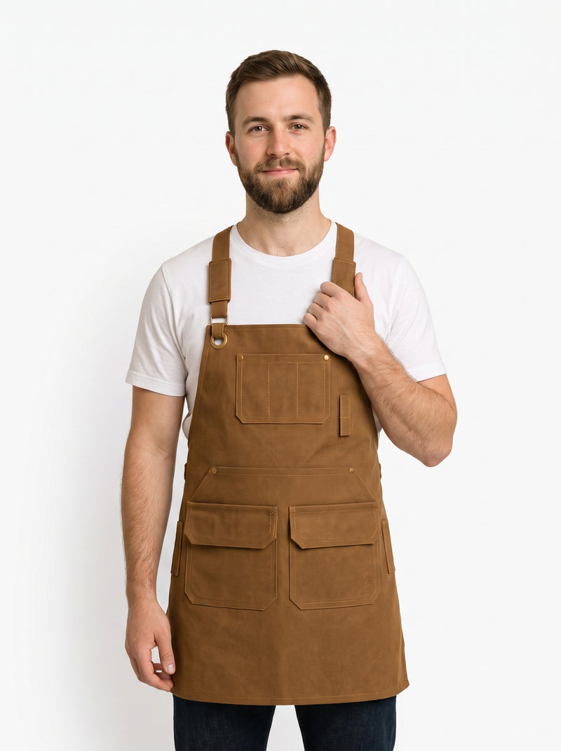 Tablier Chef Barbecue, packshot studio porté par un modèle