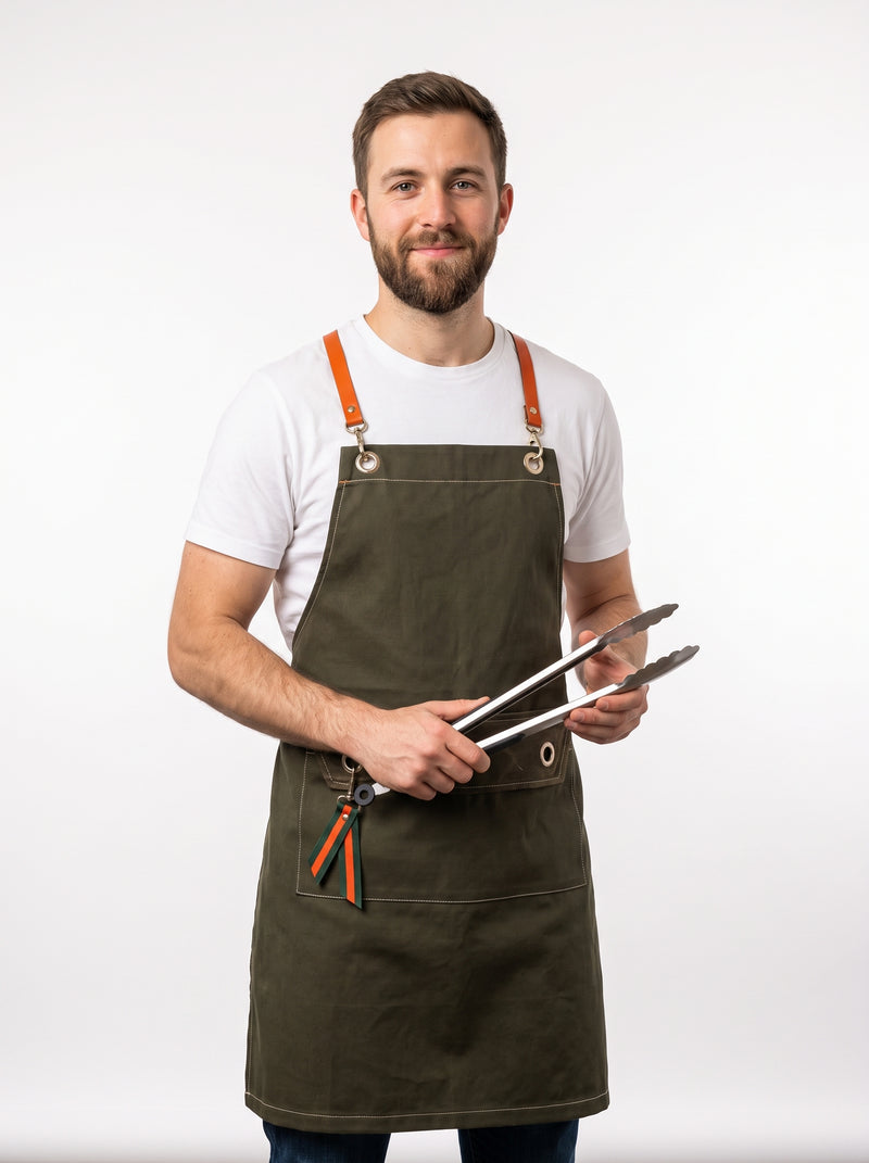 Tablier Homme Barbecue, packshot studio porté par un modèle