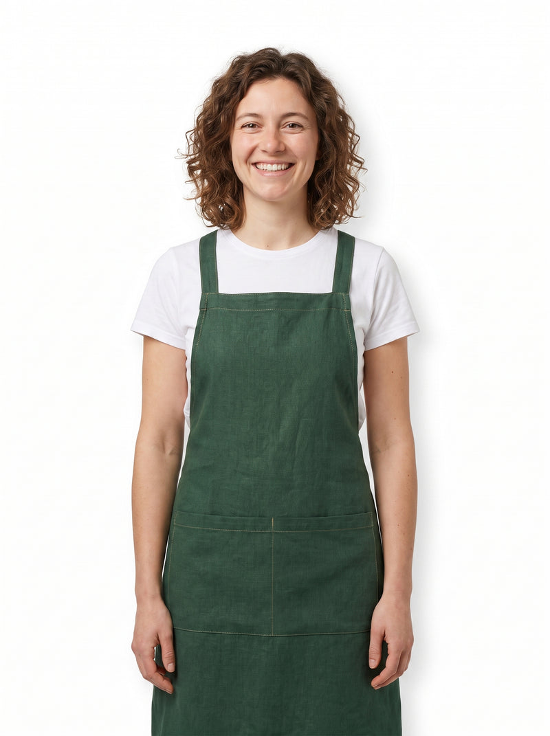 Tablier Drôle Soubrette Sexy, packshot studio porté par un modèle