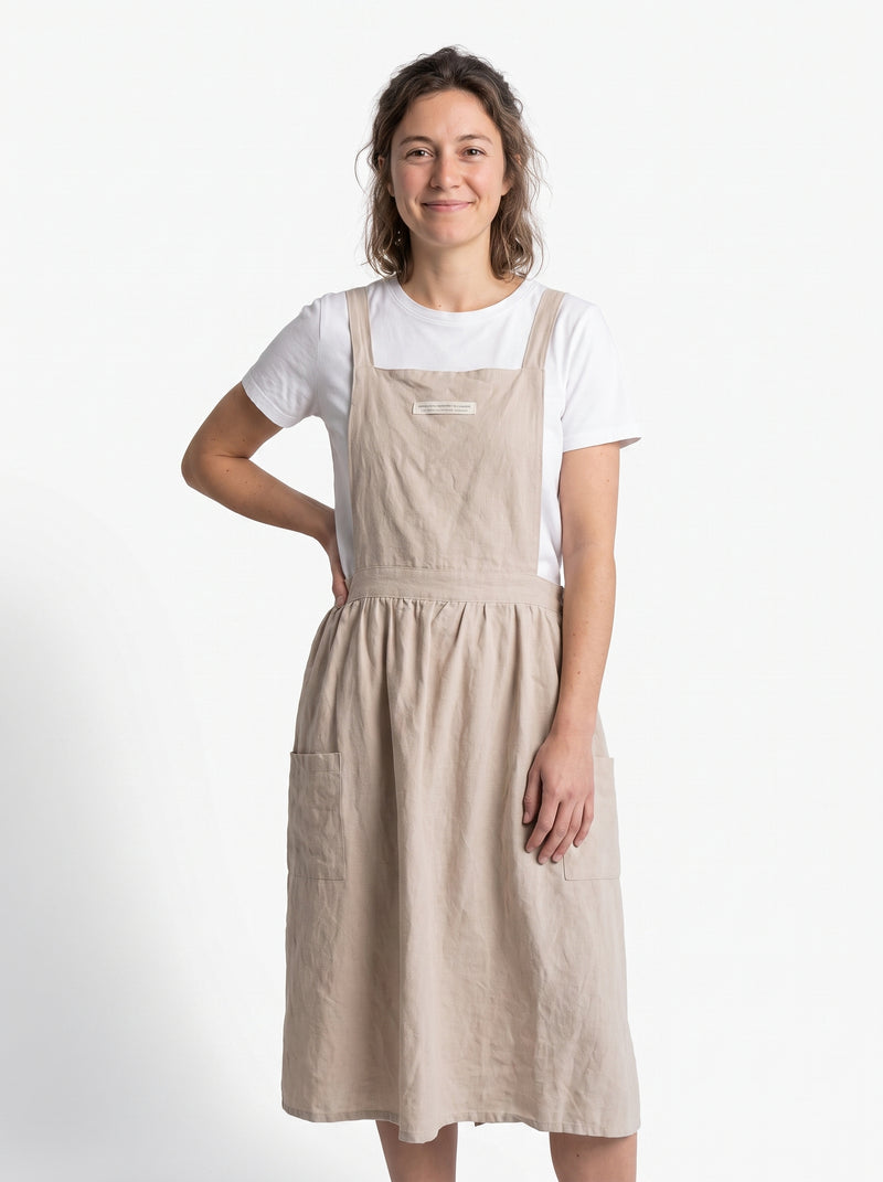 Tablier Japonais Femme, packshot studio porté par un modèle
