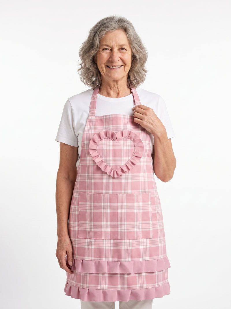Blouse tablier grand mère, packshot studio porté par un modèle