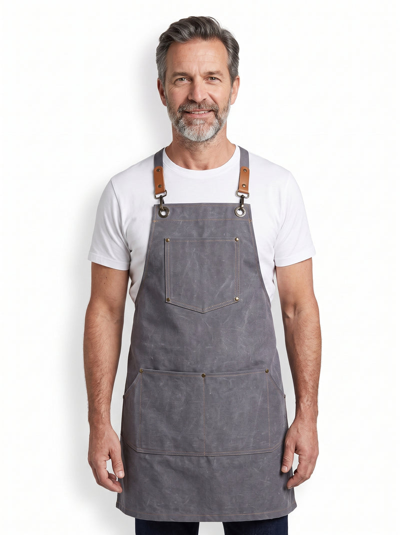 Tablier Homme Plancha, packshot studio porté par un modèle