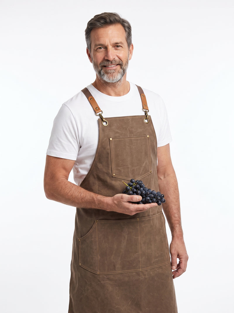 Tablier Vigneron, packshot studio porté par un modèle