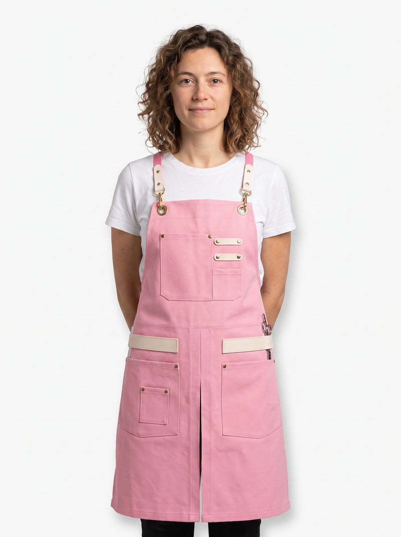 Tablier Tendance Femme, packshot studio porté par un modèle