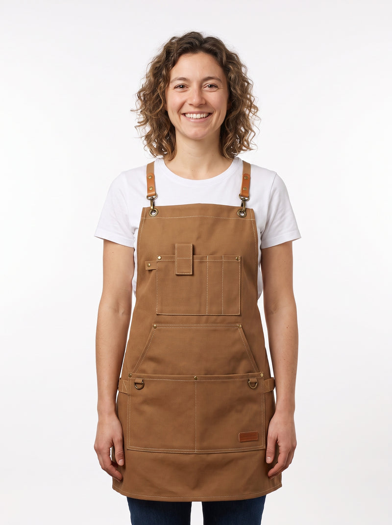 Tablier Imperméable Femme, packshot studio porté par un modèle
