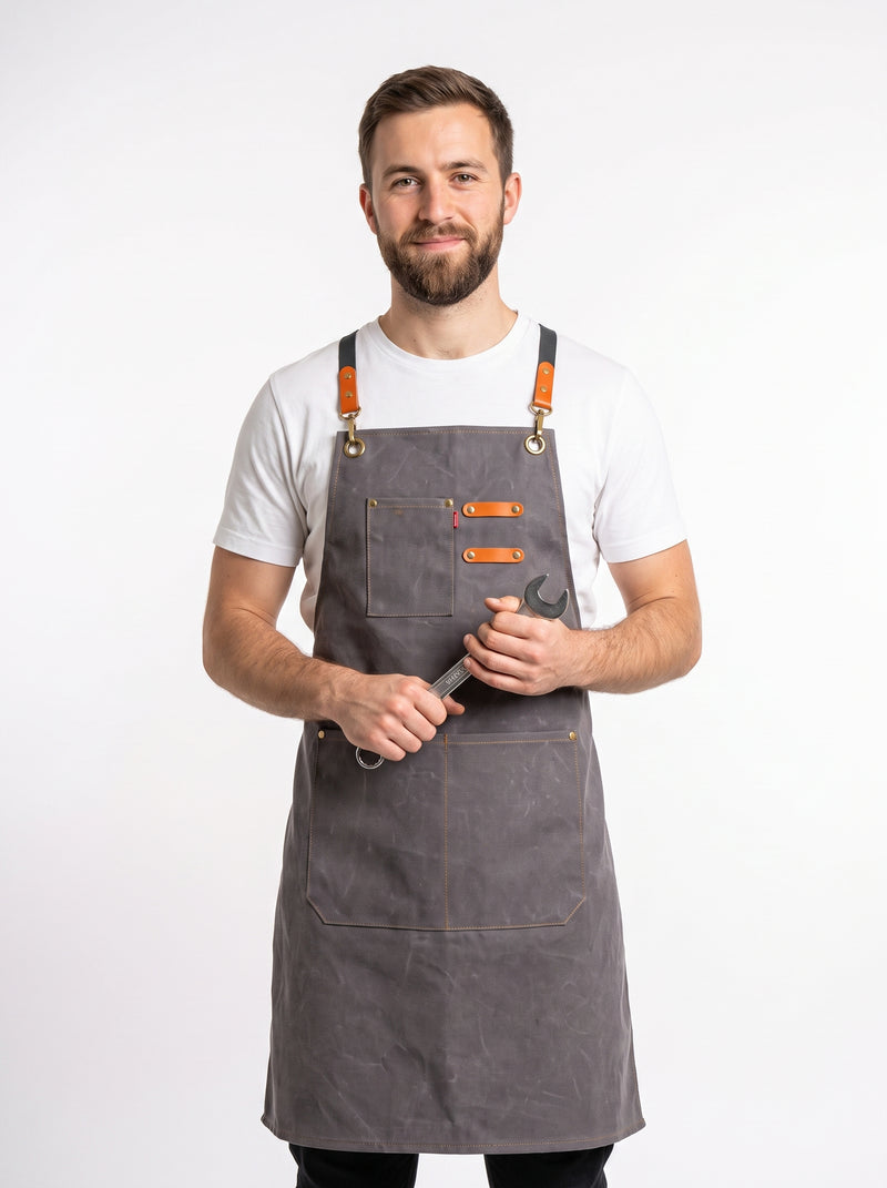 Tablier Mécanicien Vélo, packshot studio porté par un modèle