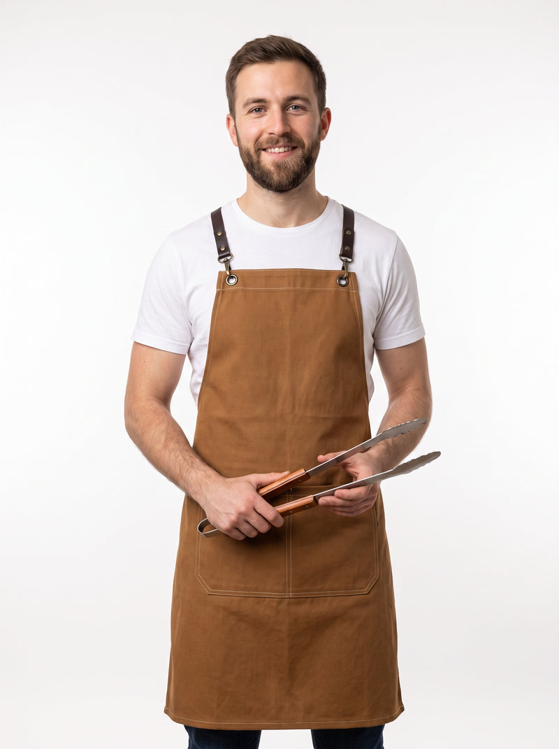 Tablier Barbecue Anti Chaleur, packshot studio porté par un modèle