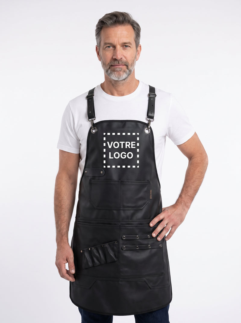 Tablier Coiffeur Personnalisé Noir, packshot studio porté par un modèle