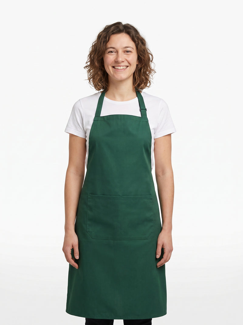 Tablier Prothésiste Ongulaire Personnalisé Vert Foncé, packshot studio porté par un modèle