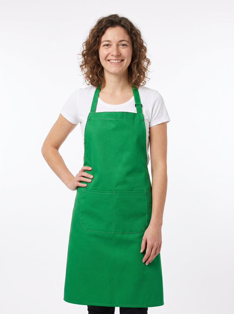 Tablier Prothésiste Ongulaire Personnalisé Vert, packshot studio porté par un modèle