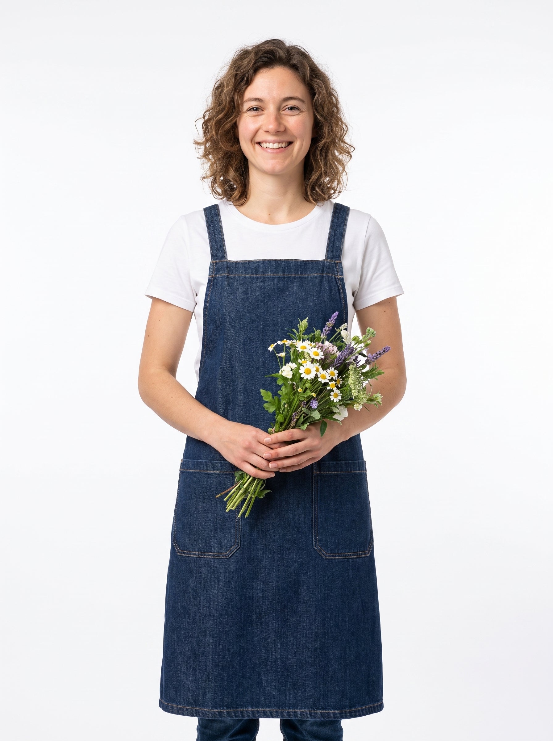Tablier de Fleuriste en Lin Style Denim, packshot studio porté par un modèle
