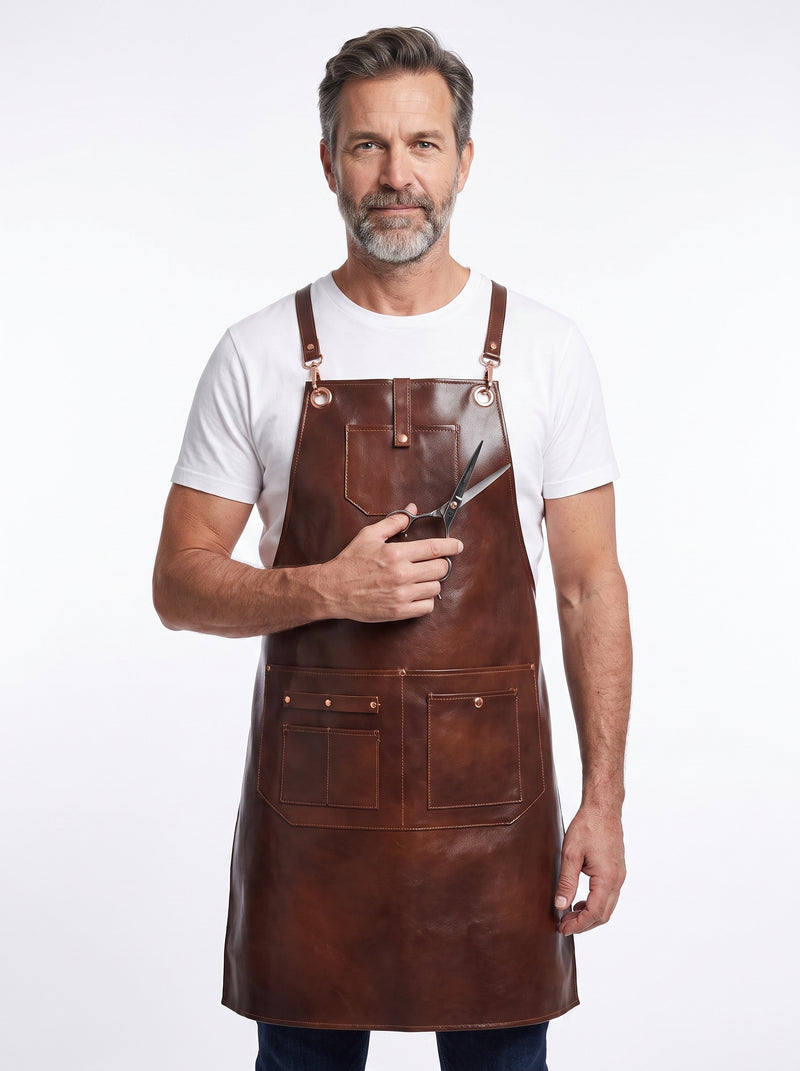 Tablier de Coiffeur en Similicuir avec Bretelles Croisées, packshot studio porté par un modèle